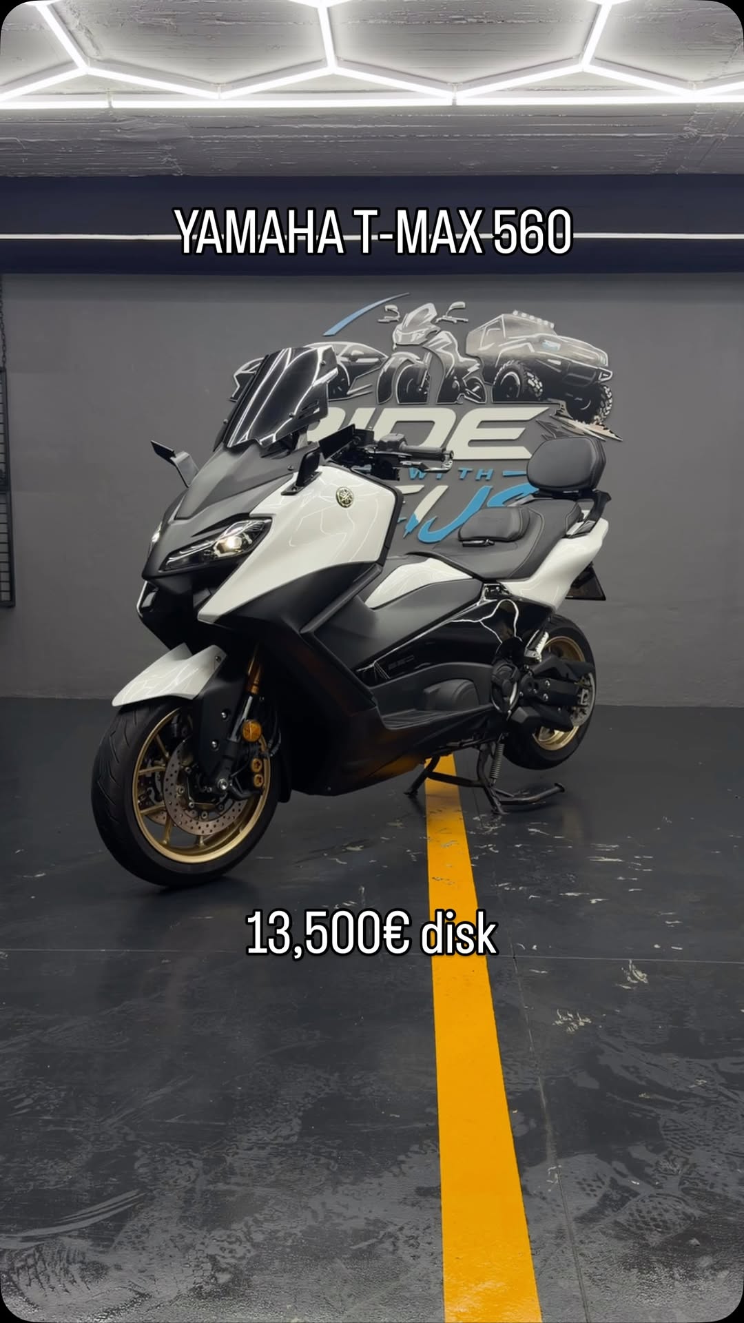 2024 Yamaha TMAX 560 - 1